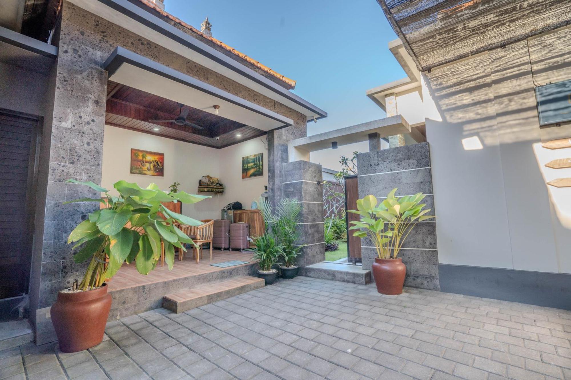 Zaara Guesthouse Uluwatu Exterior photo